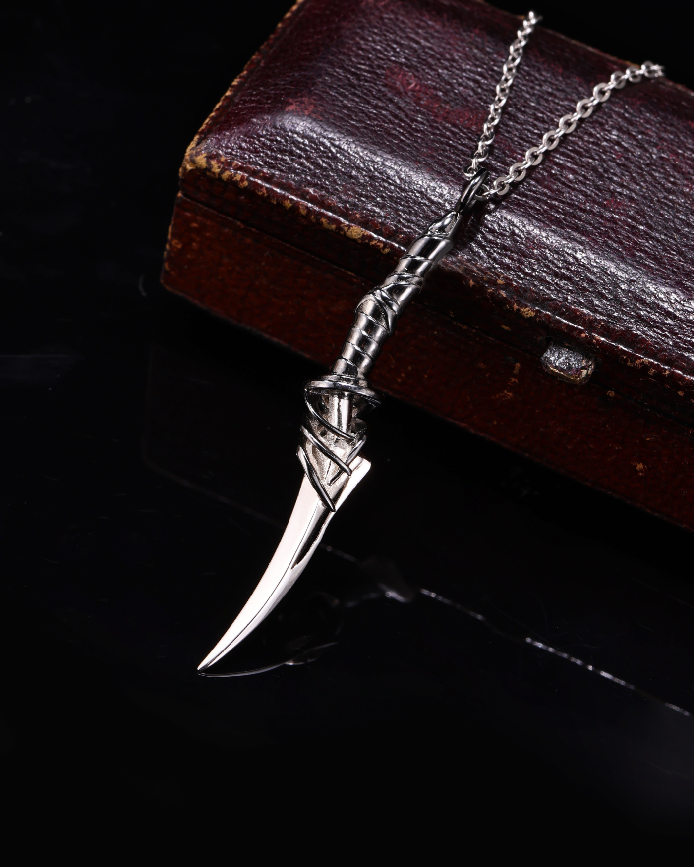 Rafayel - Abysswalker Dagger Necklace
