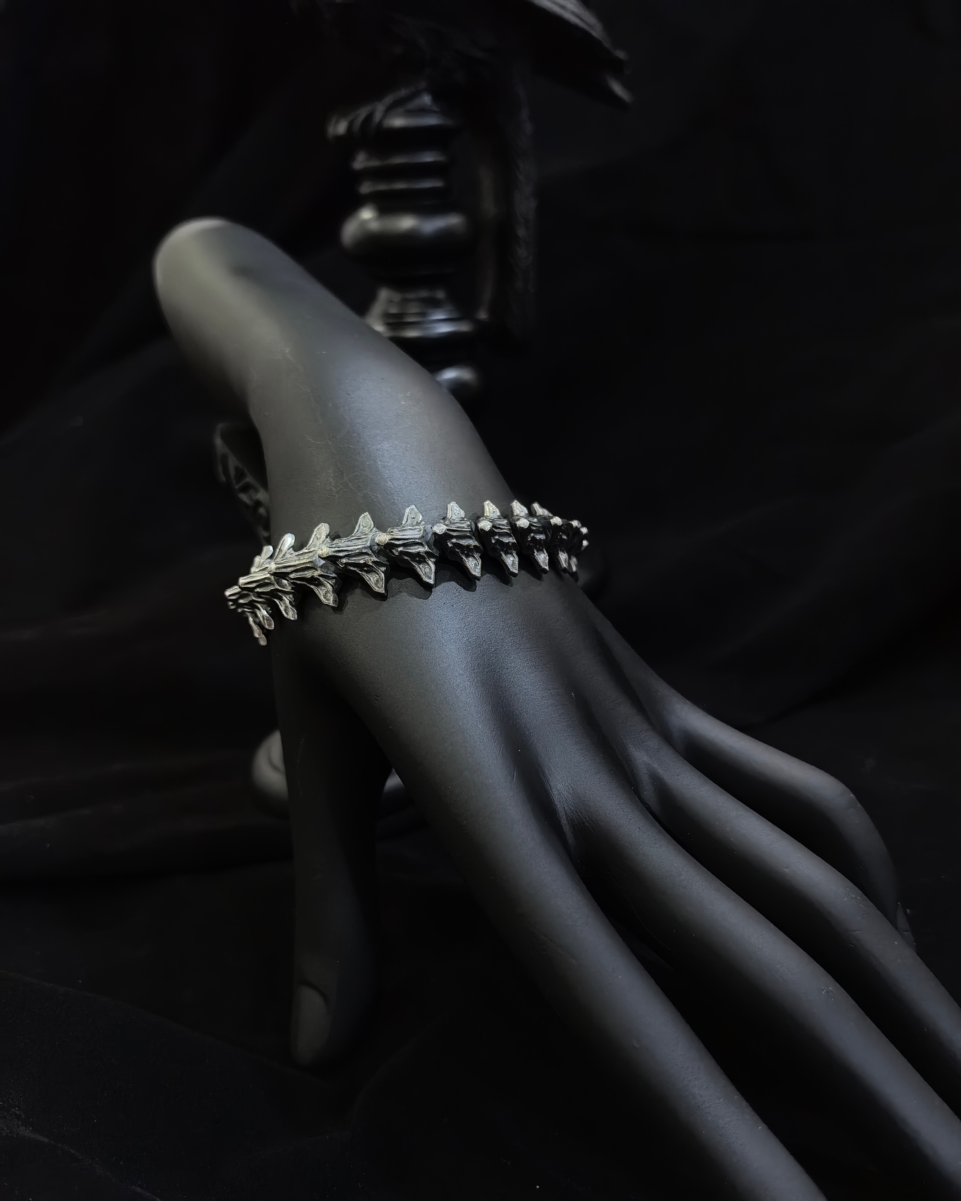 Sylus - Dragon Spine Bracelet | Silver Edition