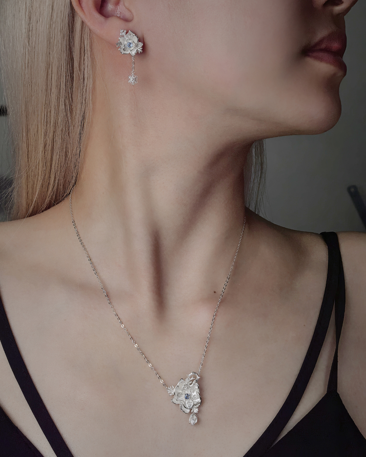Zayne - Frosted Jasmine Earrings