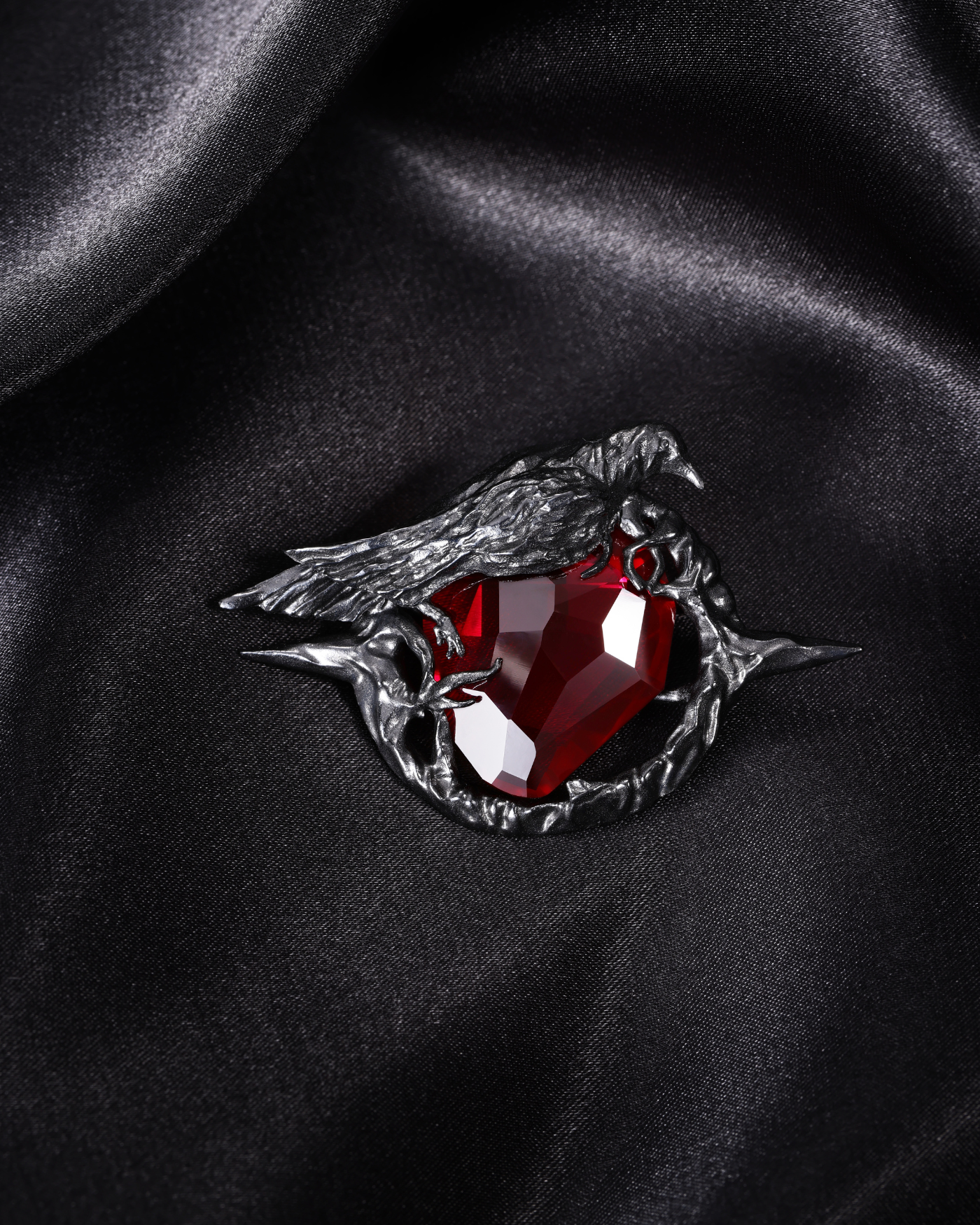 Sylus N109 Pass Crow Brooch | Love and Deepspace | Pear shape