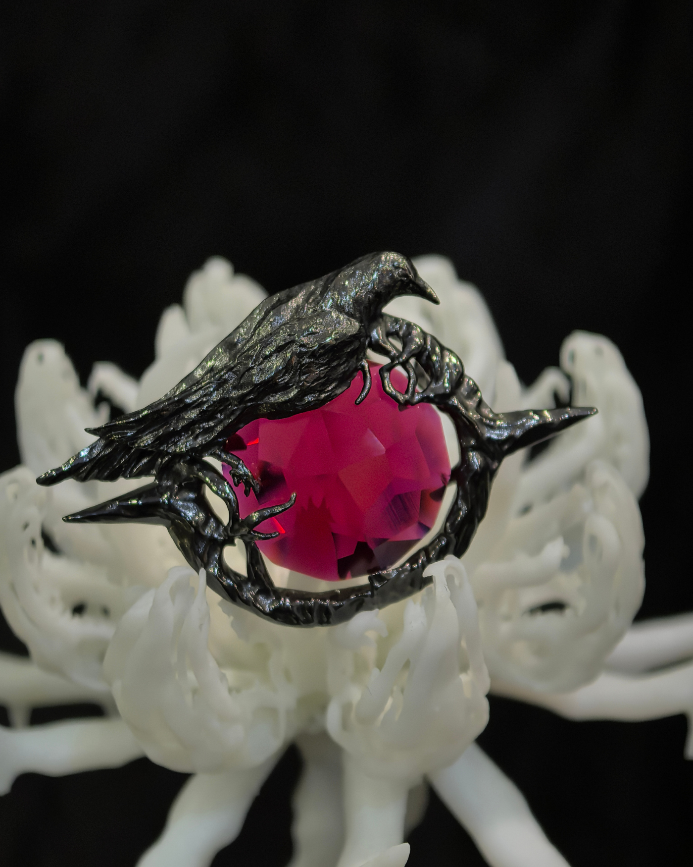 Sylus – N109 Pass Crow Brooch