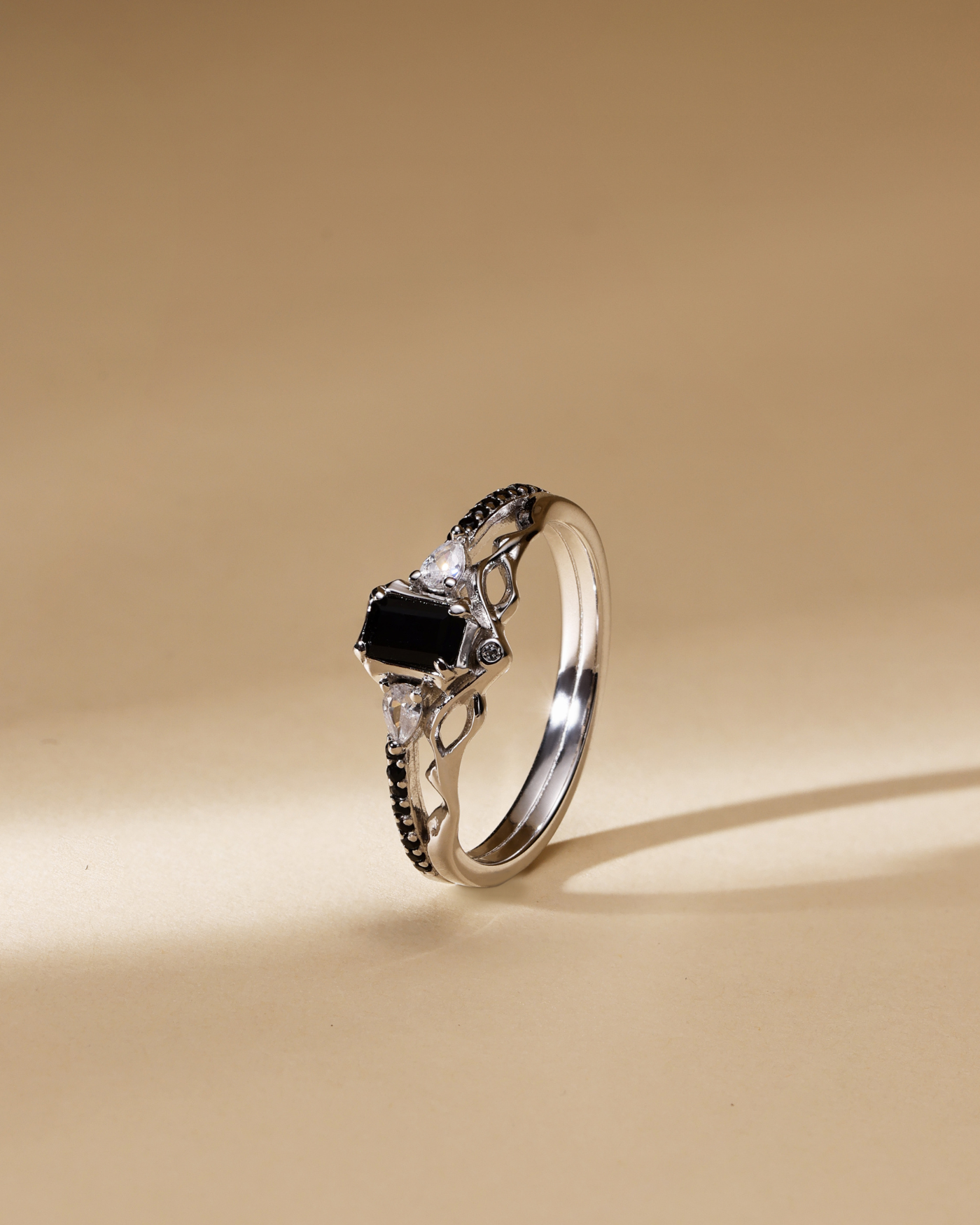 Sylus - Entwined Night (Women's Ring)｜Affinity 100 (White Gold Version)