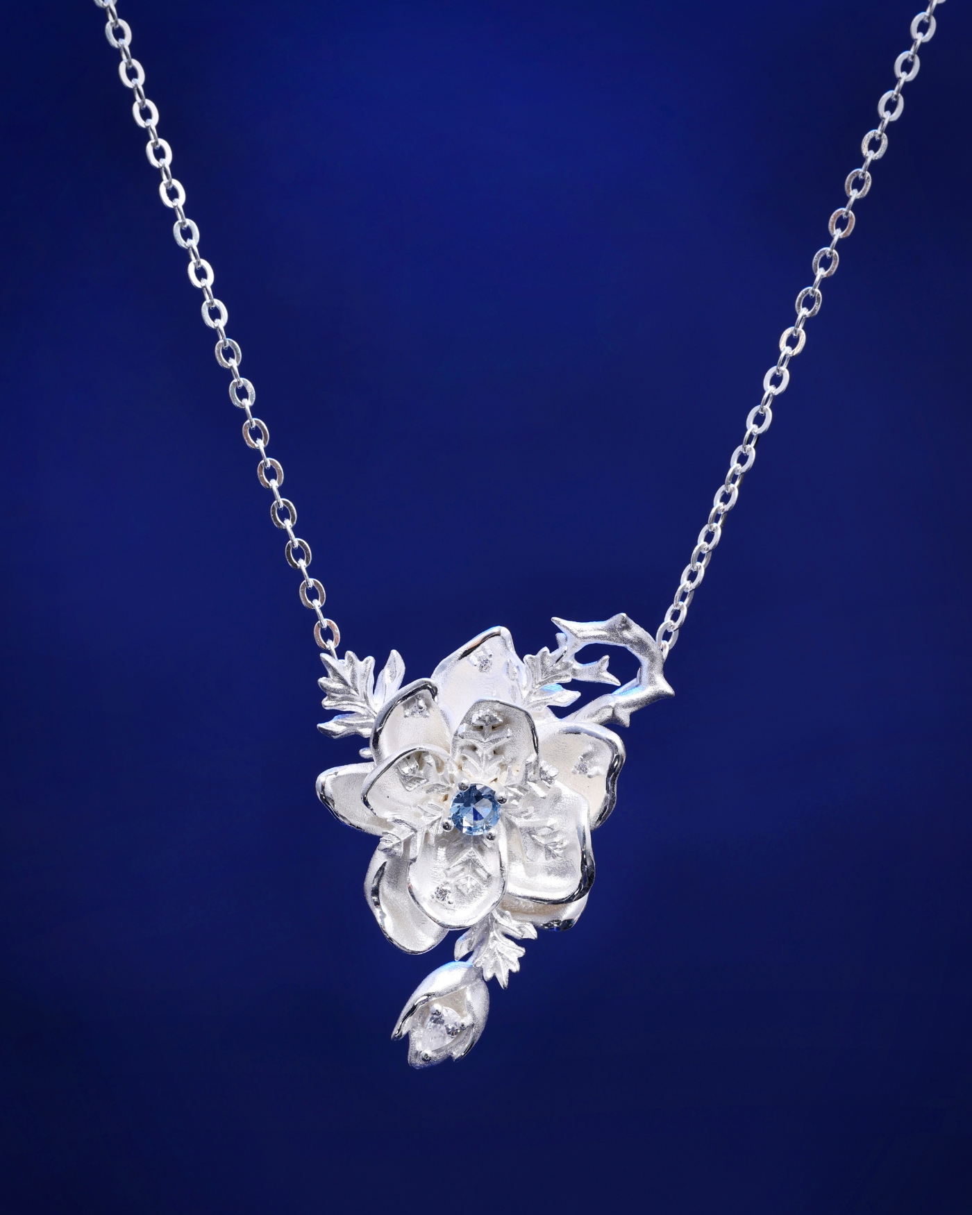 Zayne - Frosted Jasmine Necklace