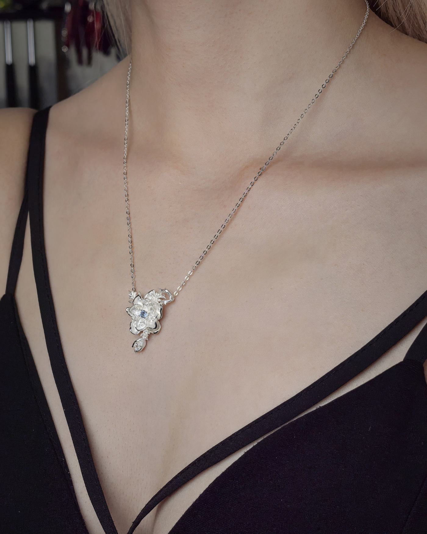 Zayne - Frosted Jasmine Necklace