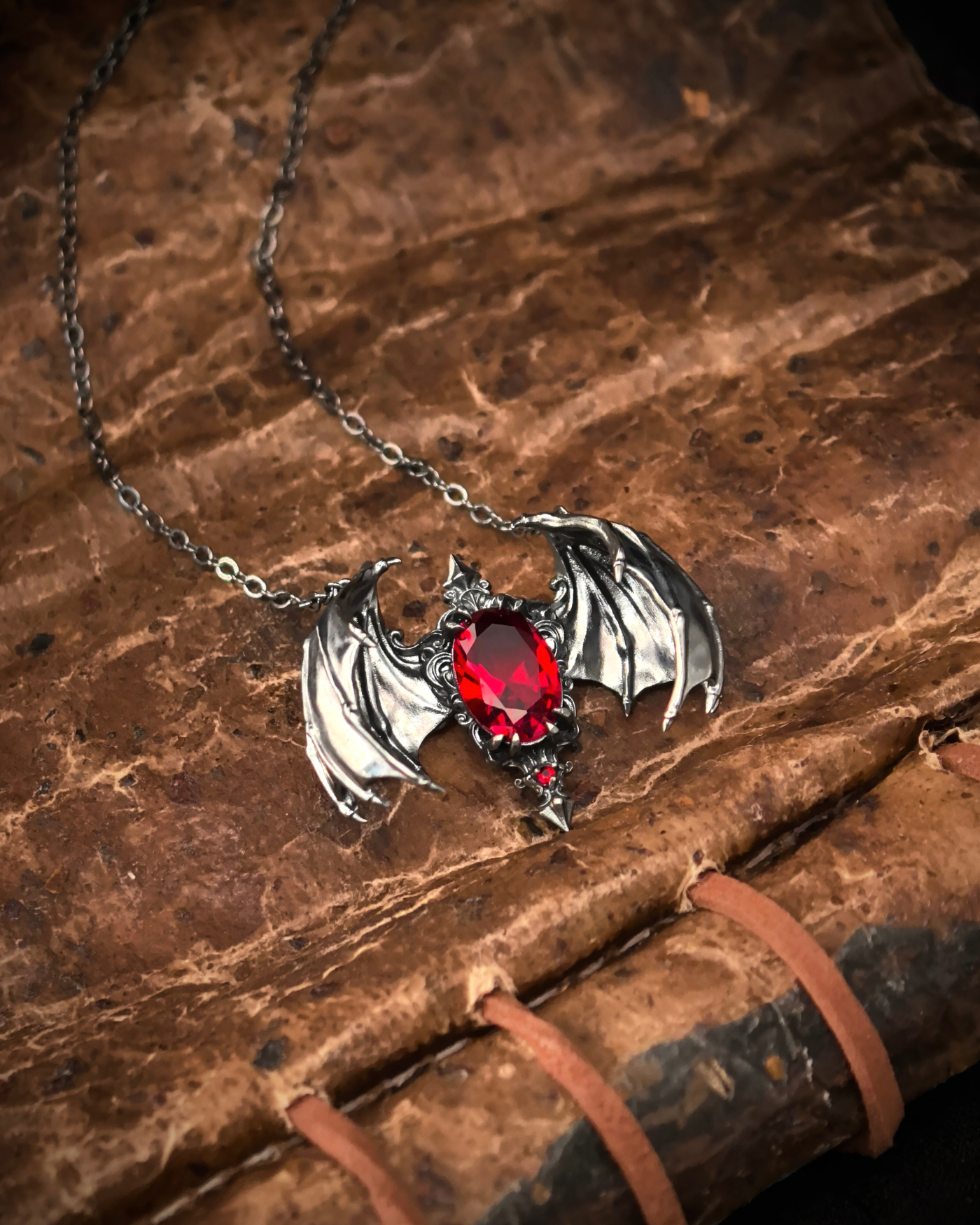 Baldur's Gate 3 - Astarion Vampire Necklace
