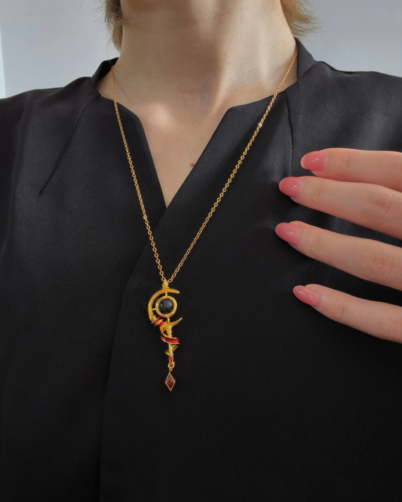 Frieren - Elf Staff Necklace | Black Projection Edition