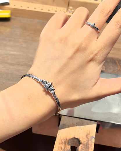 Frieren - Mirrored Lotus Bracelet | Silver Edition