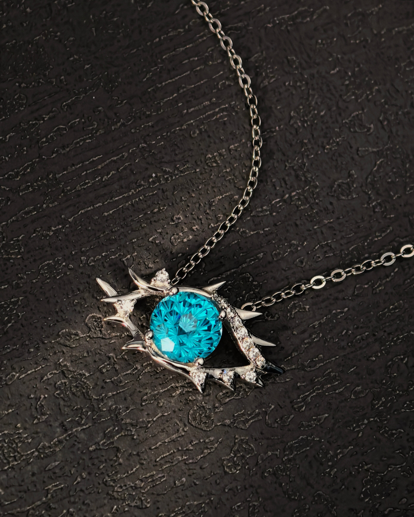 Jujutsu Kaisen - Gojo Six Eyes Necklace