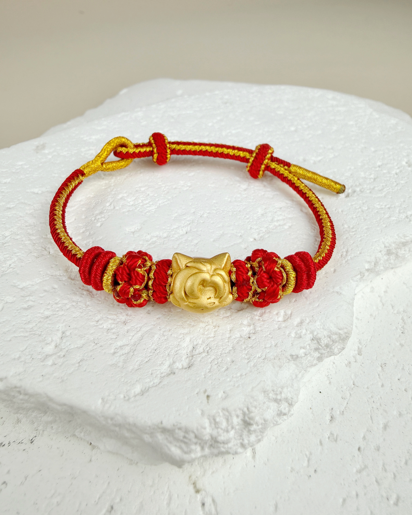 Sylus - Fiendish Kitty Meowgical Charm Bracelet