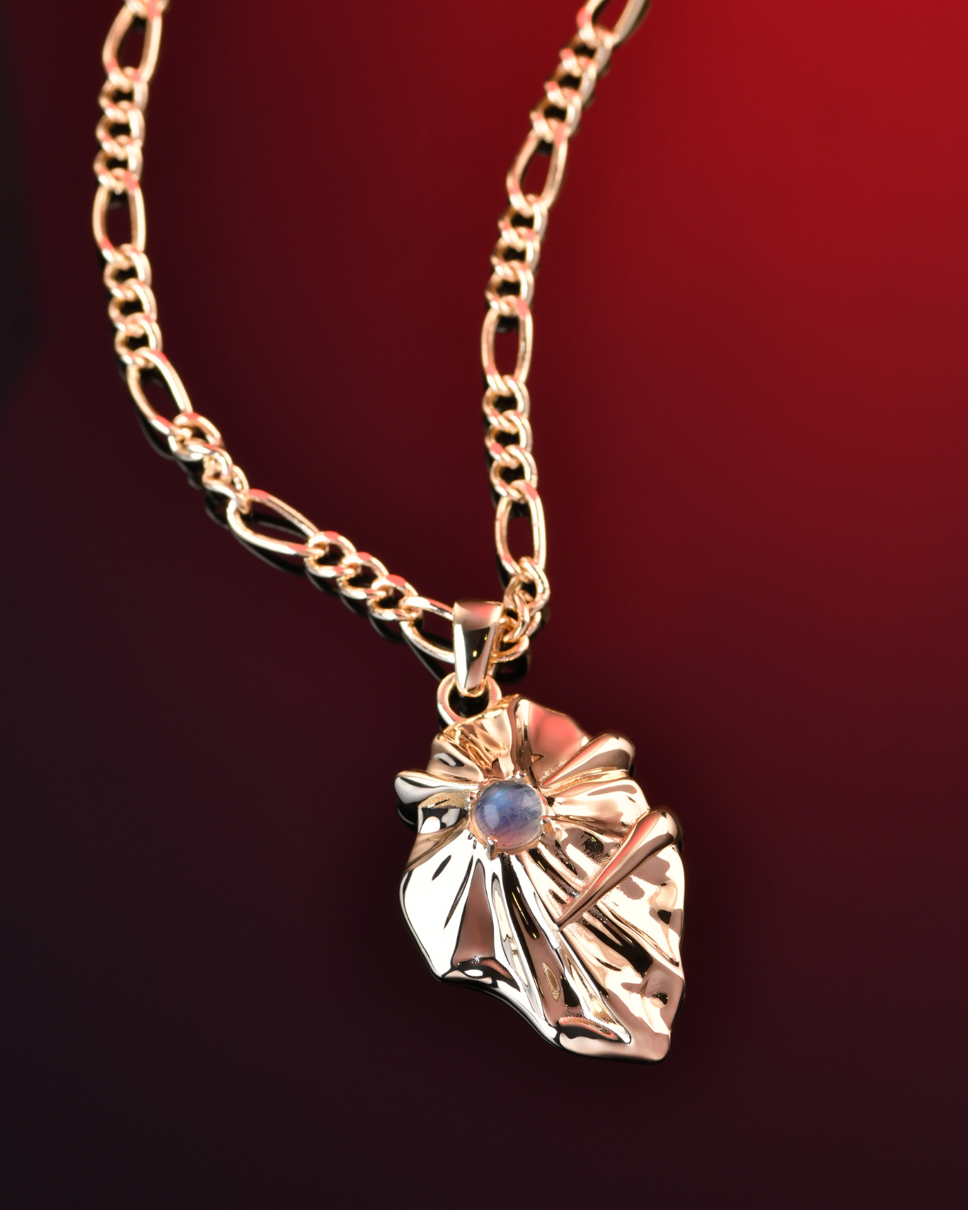 Sylus' Heartclaw Necklace in game | Love and Deepspace