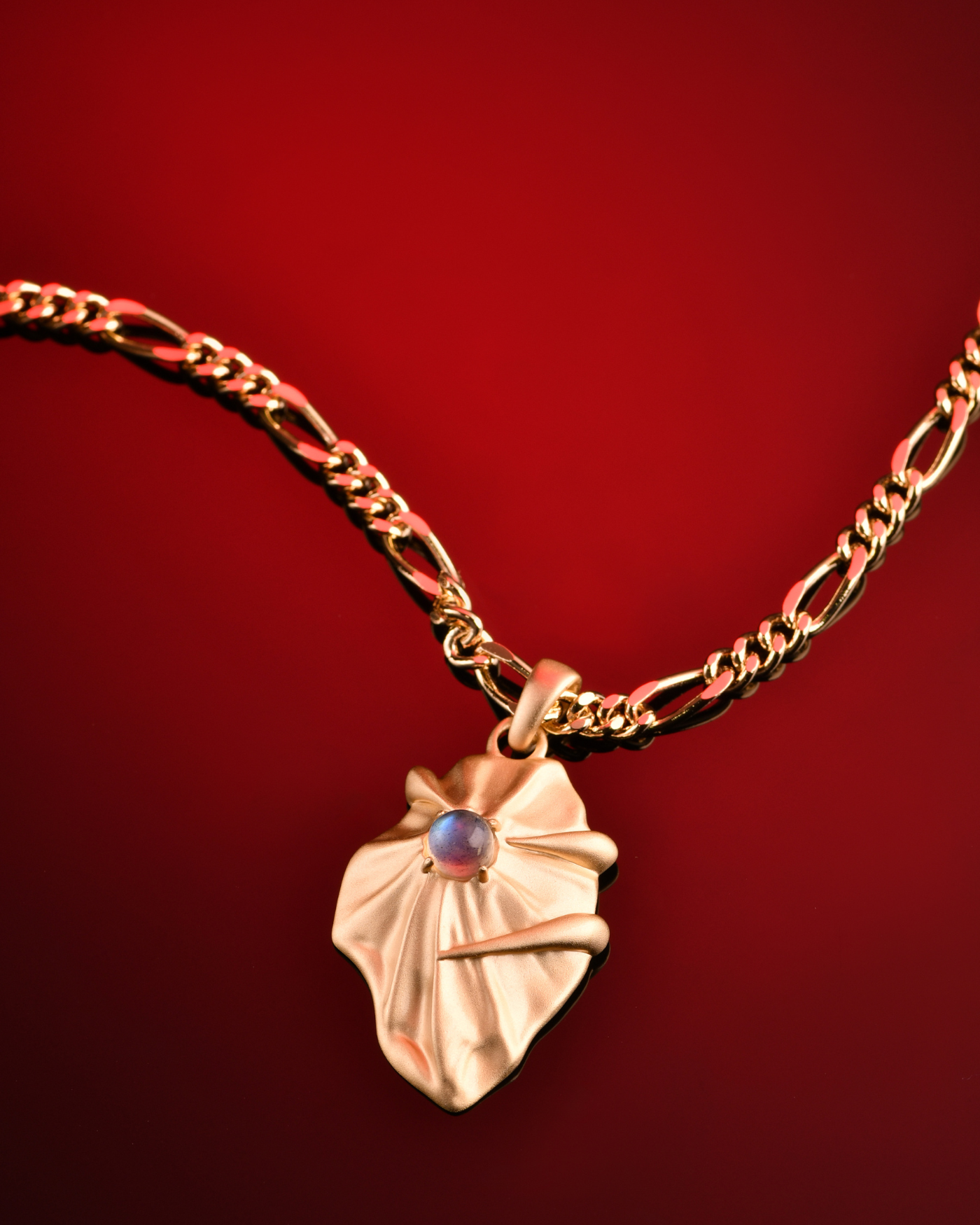 Sylus' Heartclaw Necklace in game | Love and Deepspace