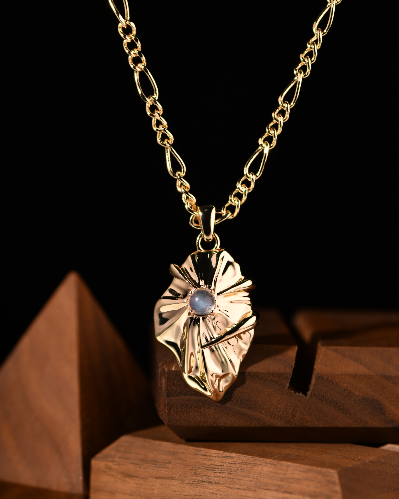 Sylus' Heartclaw Necklace in game | Love and Deepspace