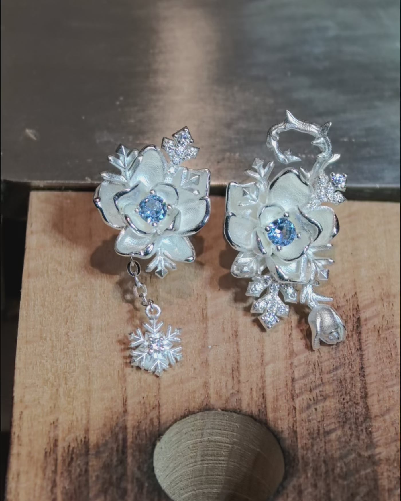 Zayne - Frosted Jasmine Earrings – VELNIC STUDIO
